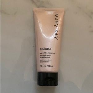 TimeWise® Age-Fighting Moisturizer
Normal / Dry